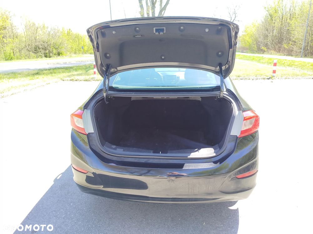 Chevrolet Cruze - 23