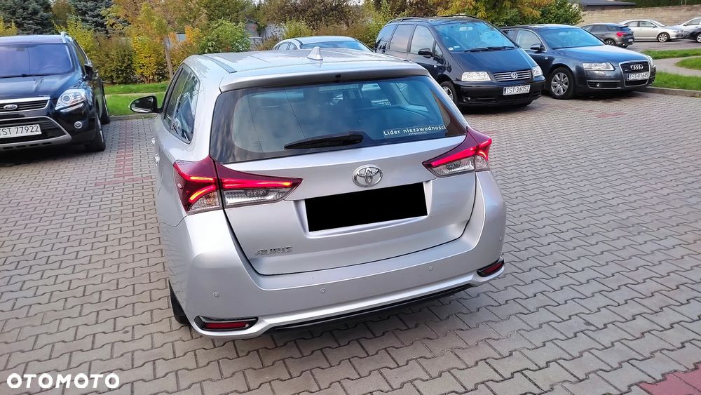 Toyota Auris 1.6 Premium - 3