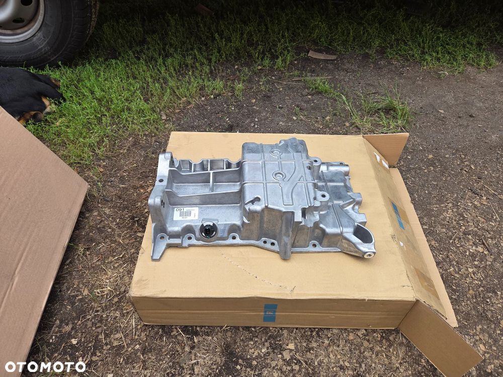 Miska olejowa Opel Zafira B 2.2 M75 110 kW 150 PS 55557091 - 4
