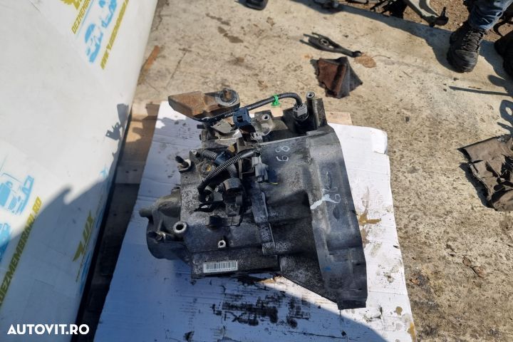 Cutie de viteze manuala 4x4 5 trepte 2.2 cdti N22A2 Honda CR-V 2 (facelift)  [din 2004 pana  2006] - 2