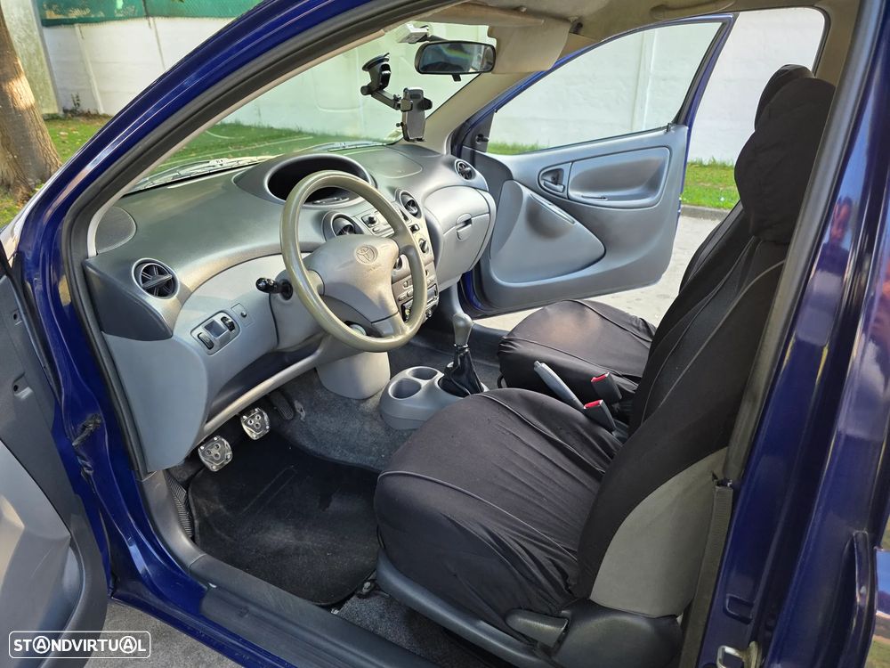 Toyota Yaris 1.0 Base - 9