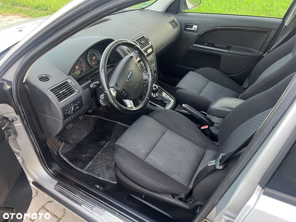 Ford Mondeo 1.8 Ghia - 9