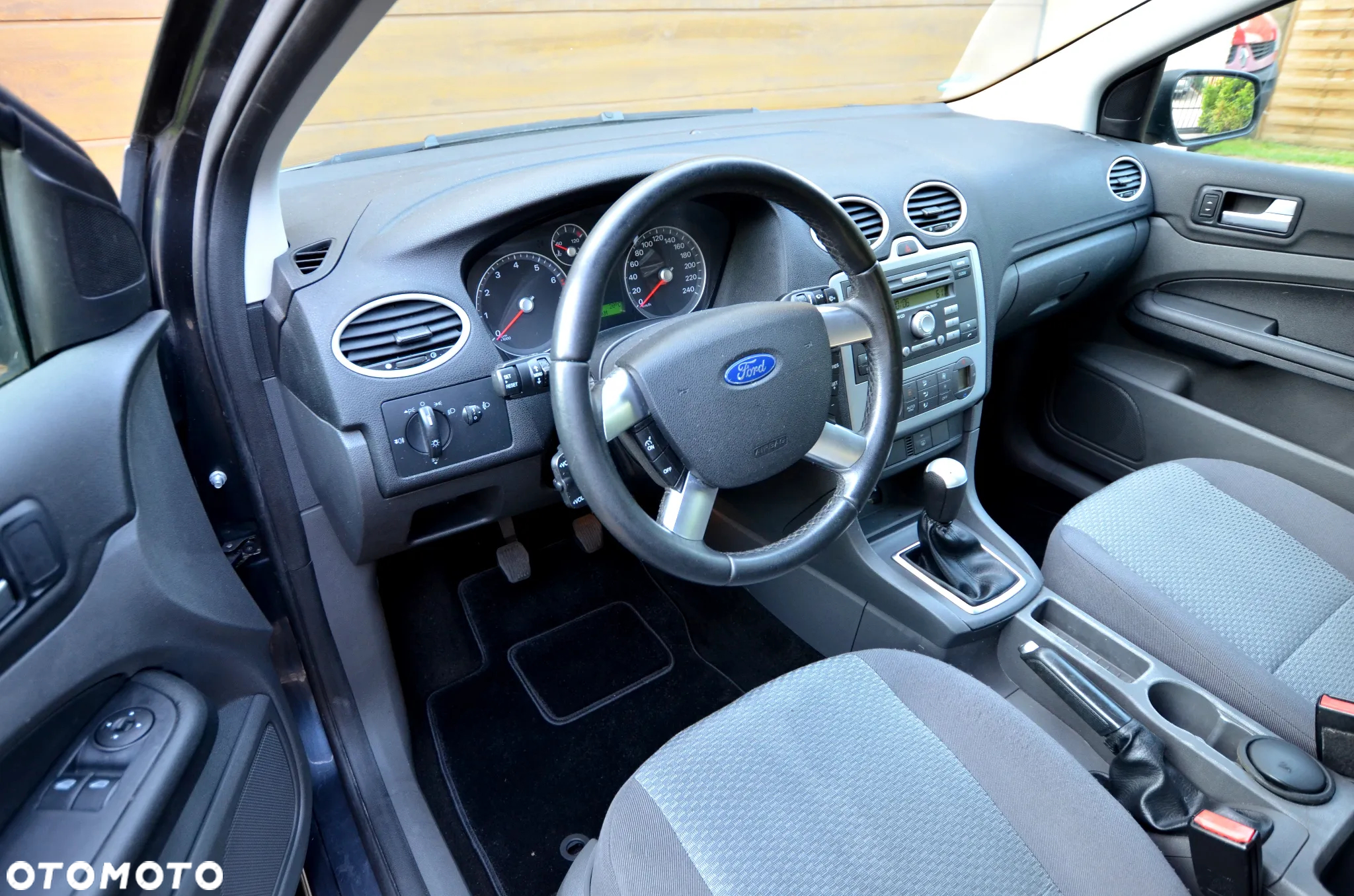 Ford Focus 1.6 16V Fun - 6