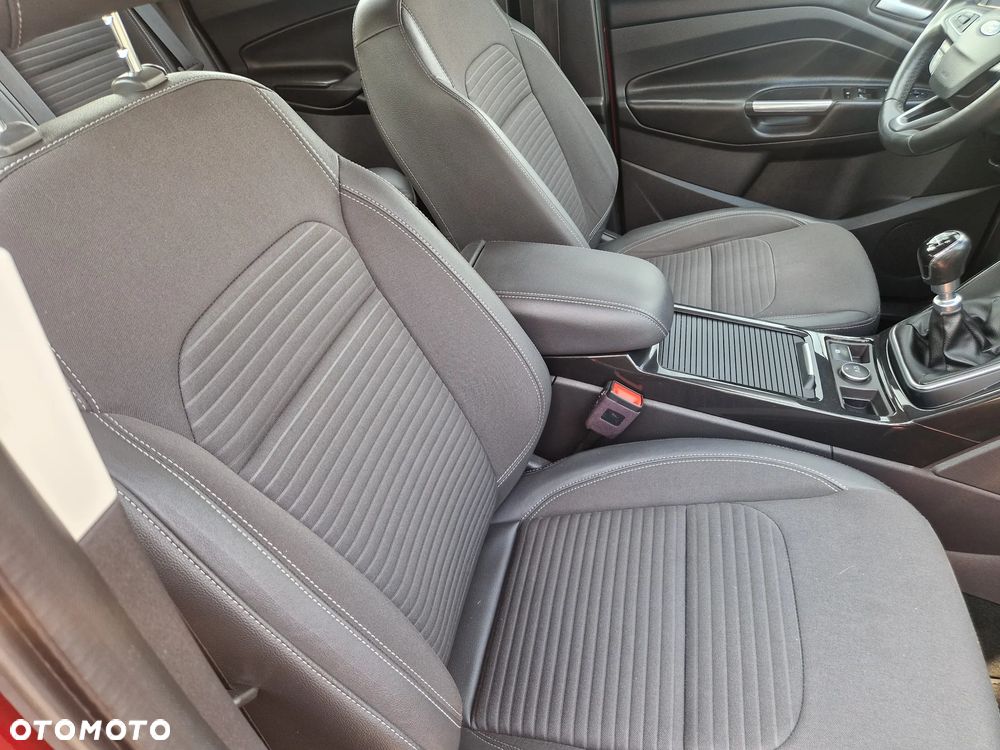 Ford Kuga 1.5 EcoBoost 2x4 Titanium - 19