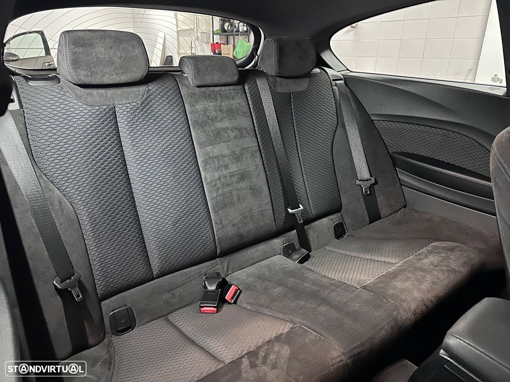 BMW 118 d Pack M - 15