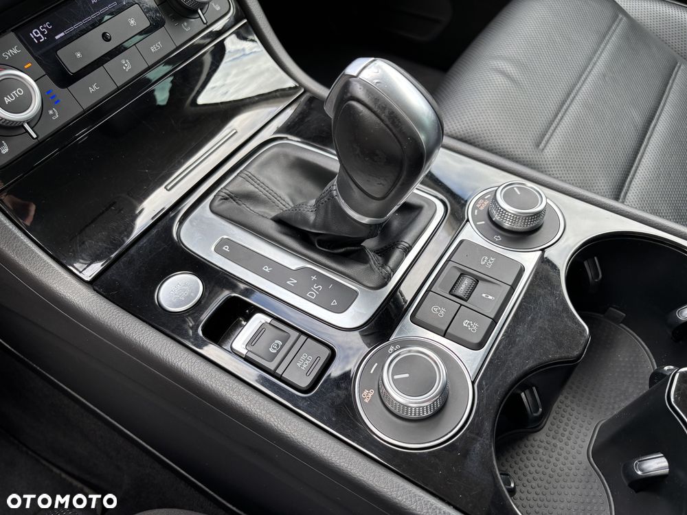 Volkswagen Touareg 3.0 V6 TDI BMT Business Line - 13