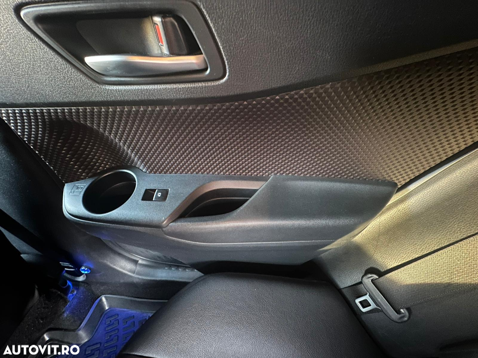 Toyota C-HR 1.8 HSD 4x2 CVT C-lassy LED - 9