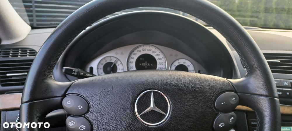 Mercedes-Benz Klasa E 200 Kompressor Avantgarde - 23