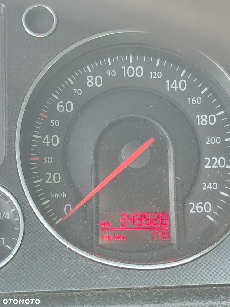 Volkswagen Passat 1.9 TDI Comfortline - 8