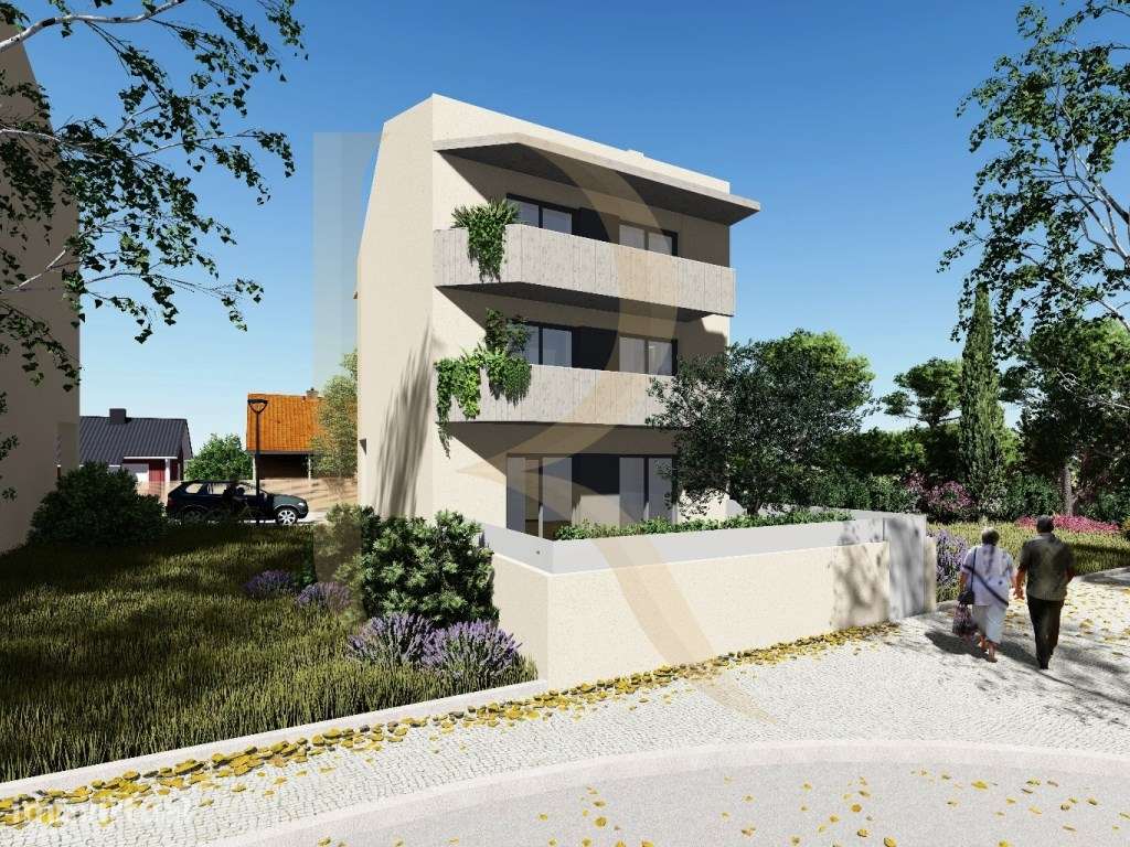 Loja convertida em apartamento T1 com logradouro na Quinta do Conde - Grande imagem: 2/18