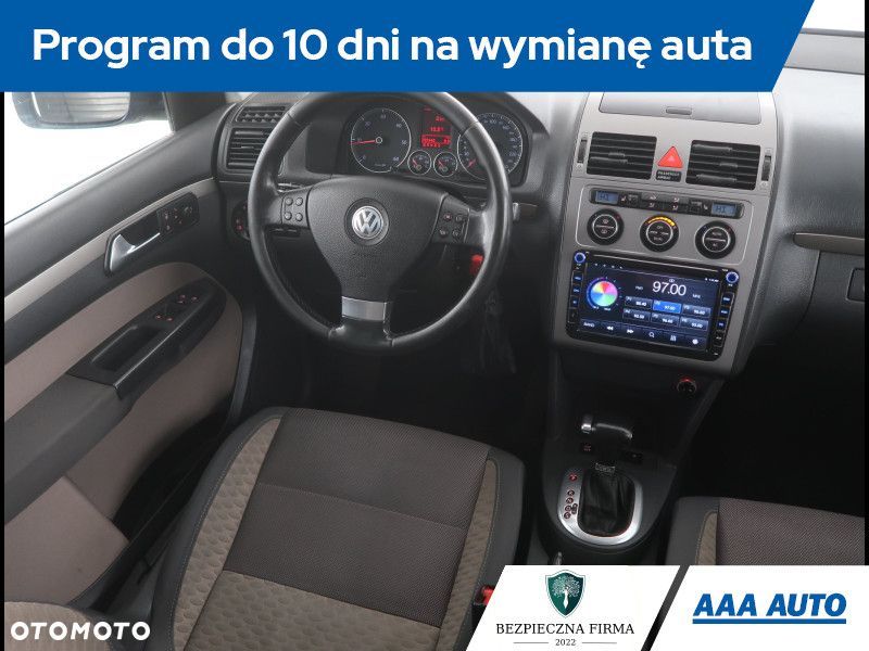 Volkswagen Touran - 8