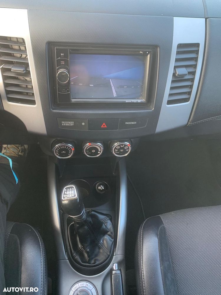 Mitsubishi Outlander 2.2 DI-D 4WD Intense - 5