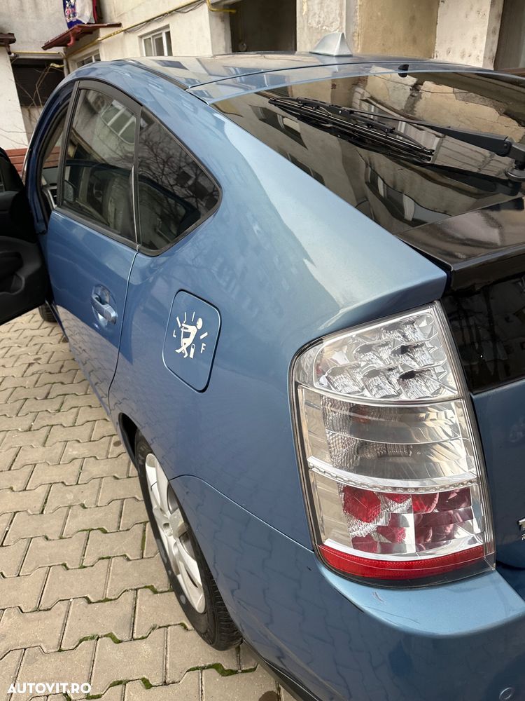 Toyota Prius (Hybrid) Luna - 7