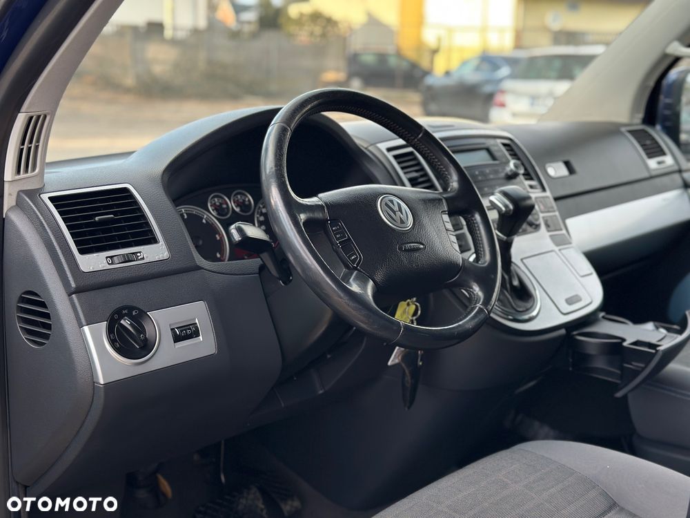 Volkswagen Multivan - 18