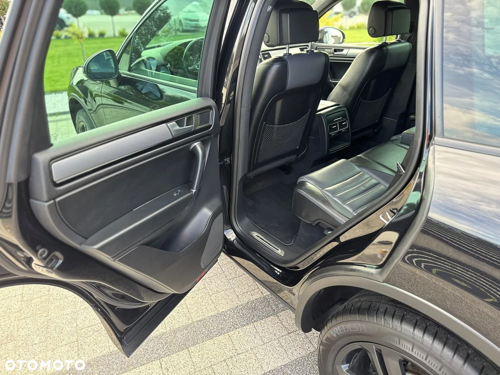 Volkswagen Touareg 3.0 V6 TDI BMT Perfectline R-Style - 32