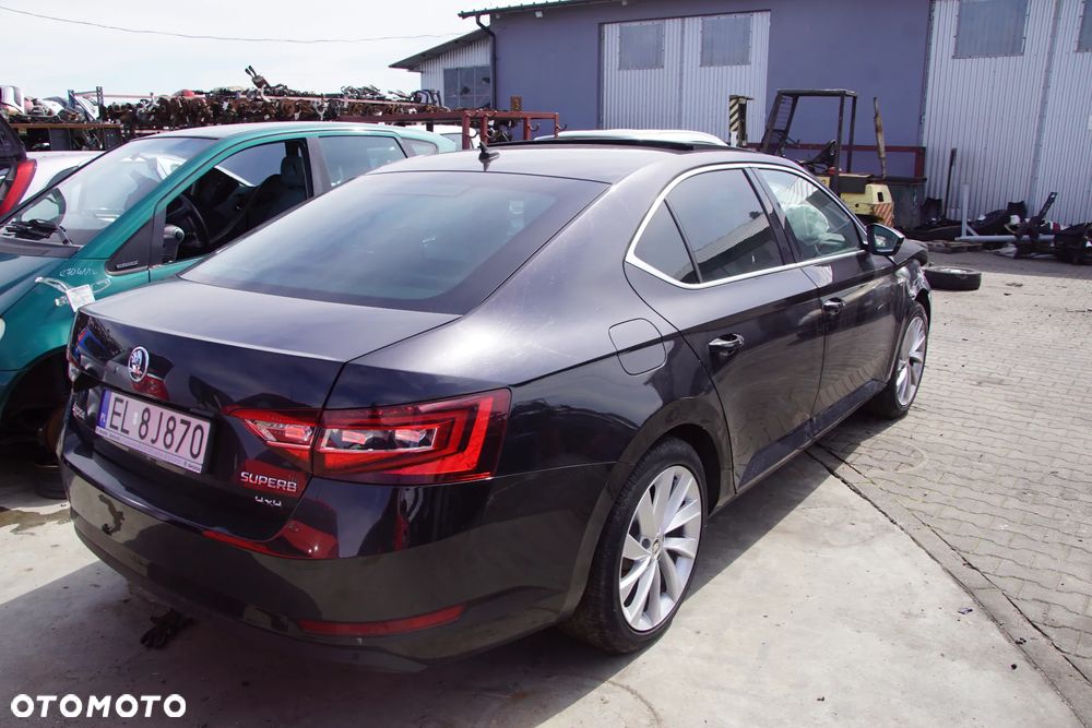 Auto na części - Skoda Superb III 2.0 TDI 190 KM DFHA TCX LF9R 2018R Silnik Skrzynia Drzwi Błotnik Zderzak Klapa Lampa Lusterko Klamka Szyba Deska Kokpit Sterownik Moduł Czujnik Licznik Wyświetlacz Panel Kierownica - 7