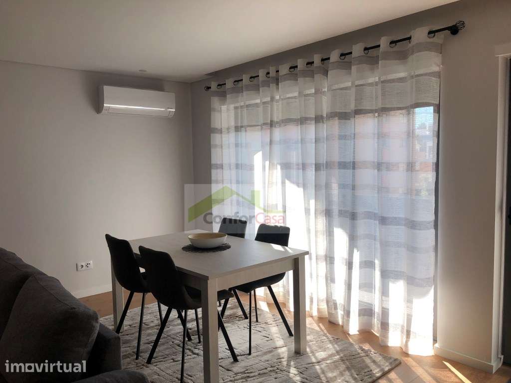 Apartamento T1 , mobilado e equipado e com utensílios-Ar Cond./Vara... - Grande imagem: 5/16