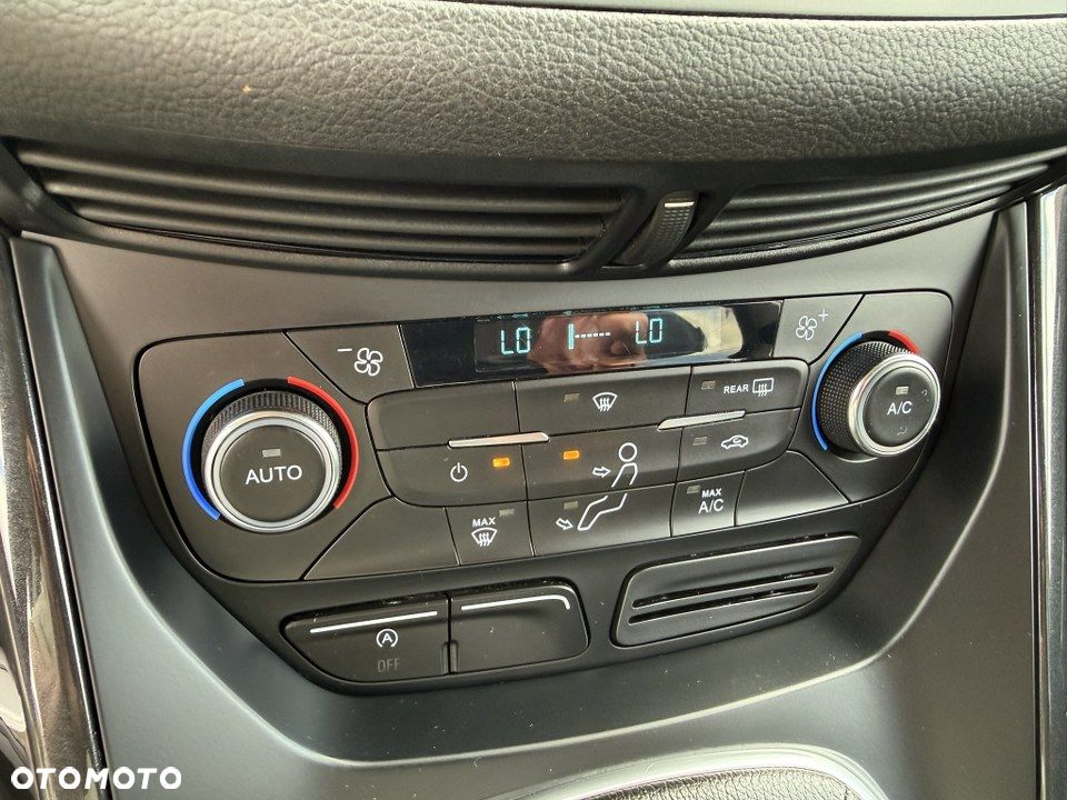Ford Kuga 2.0 TDCi 2x4 Titanium - 25