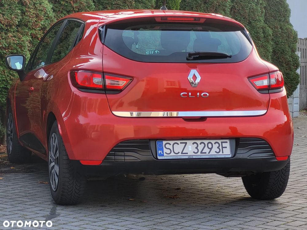 Renault Clio 1.2 16V 75 LIMITED - 13