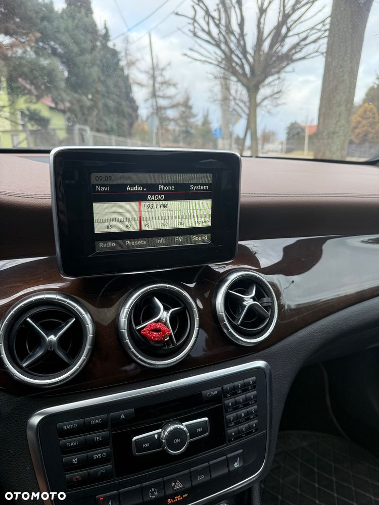 Mercedes-Benz CLA 250 7G-DCT - 14