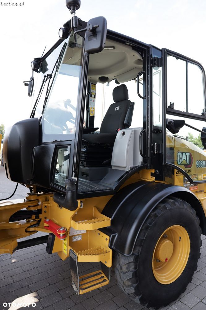 Caterpillar CAT 908M - 27