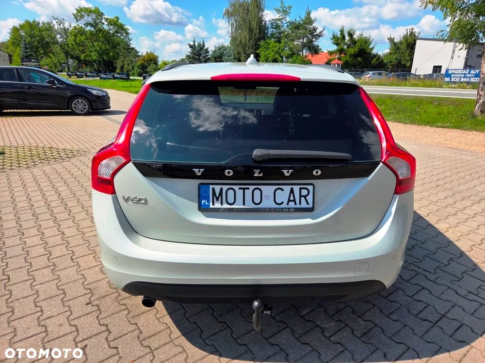 Volvo V60 D2 Momentum - 10