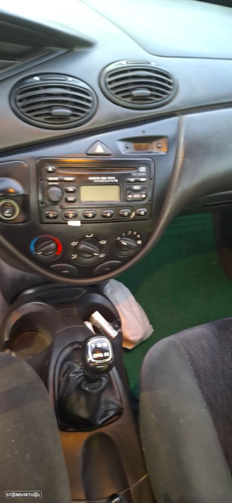 Ford Focus 1.8 TDdi Ambiente - 8