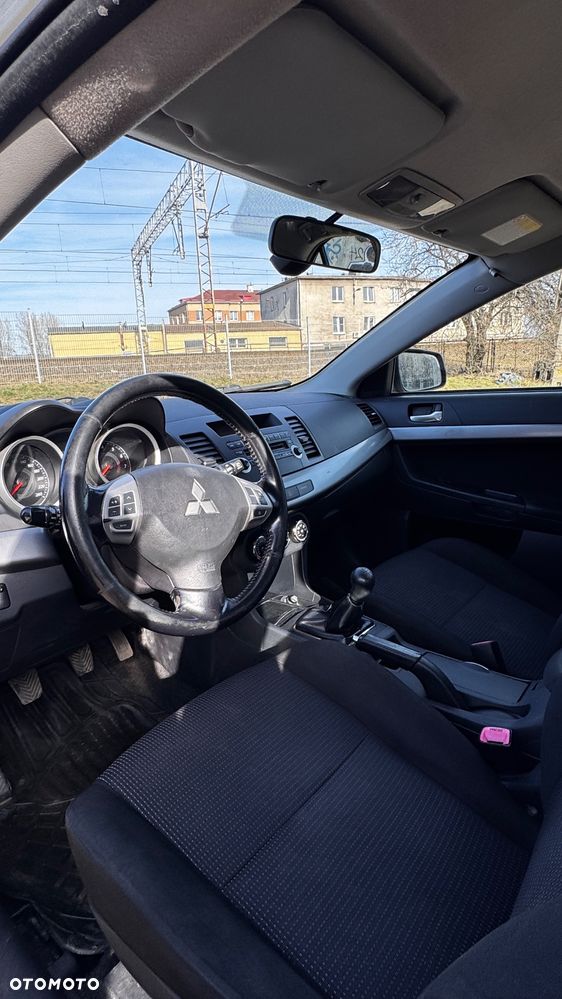 Mitsubishi Lancer - 9