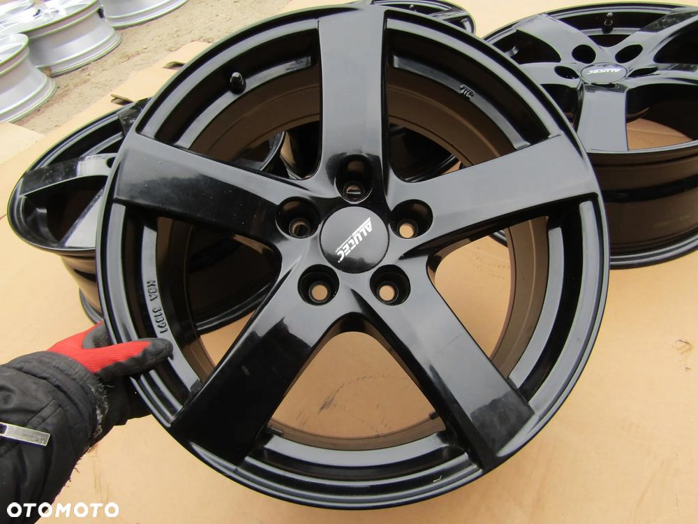 4x Felgi 17 Peugeot 407 308 3008 II Citroen C4 II Picasso C5 III Opel Grandland-X 7 j 5x108 ET42 - 18