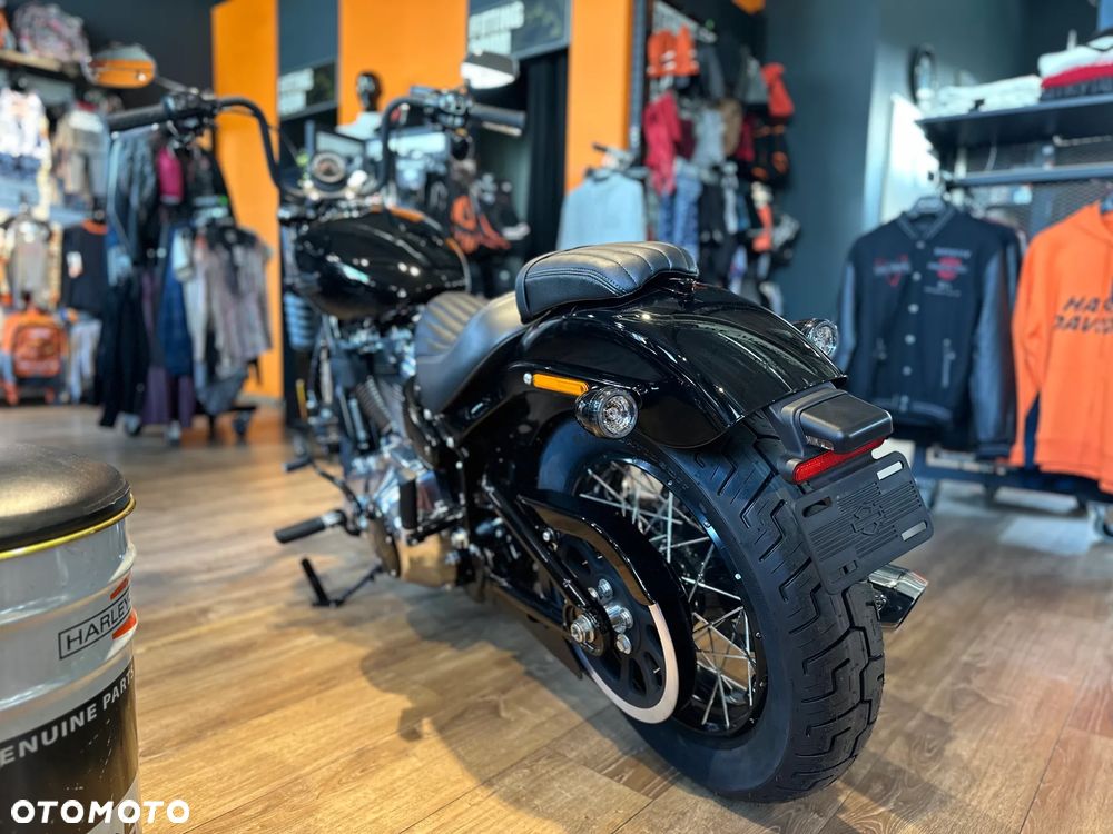 Harley-Davidson Softail Street Bob - 3