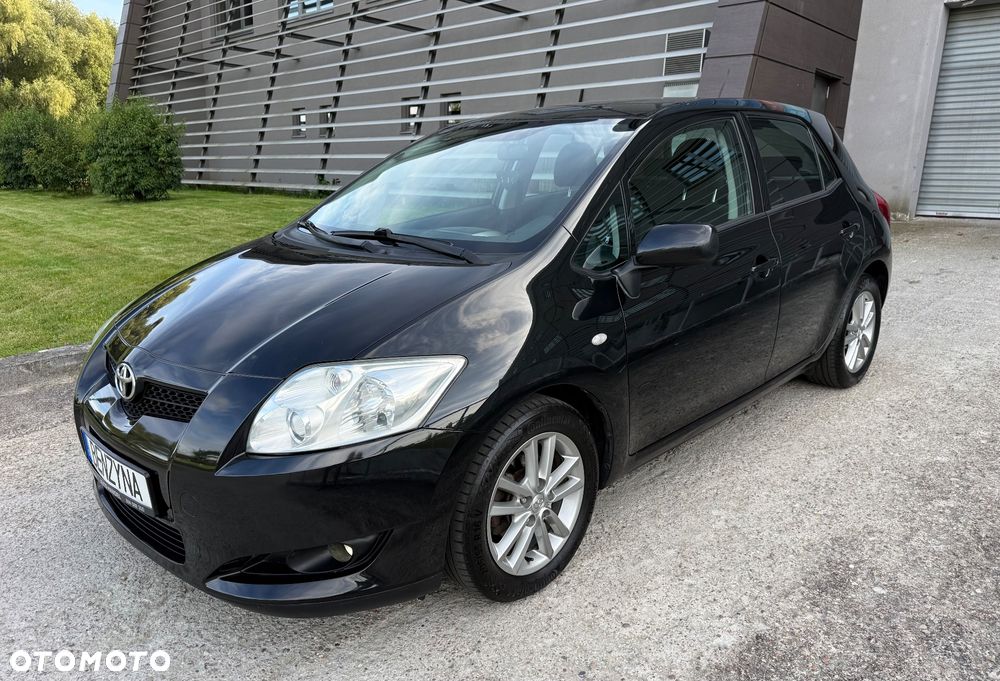 Toyota Auris - 1