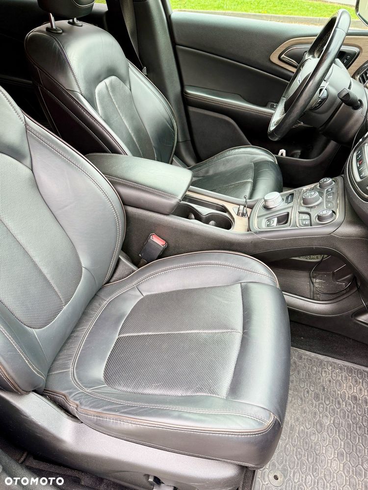 Chrysler 200 - 13