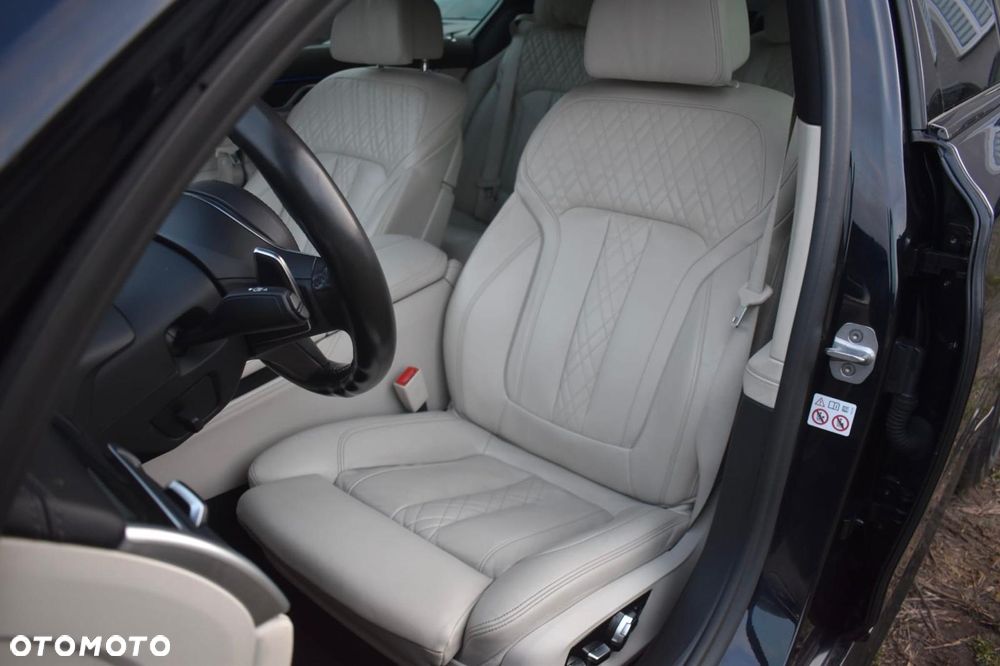 BMW Seria 7 740d xDrive - 14