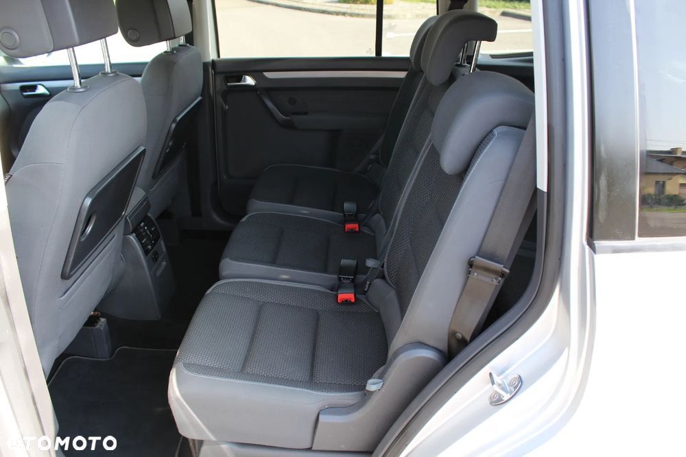 Volkswagen Touran 1.6 TDI DPF BlueMot Comfortline - 21