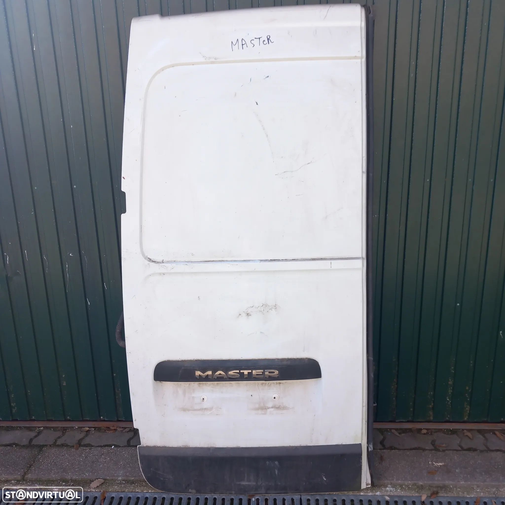 Porta tras esquerda renault master - 1