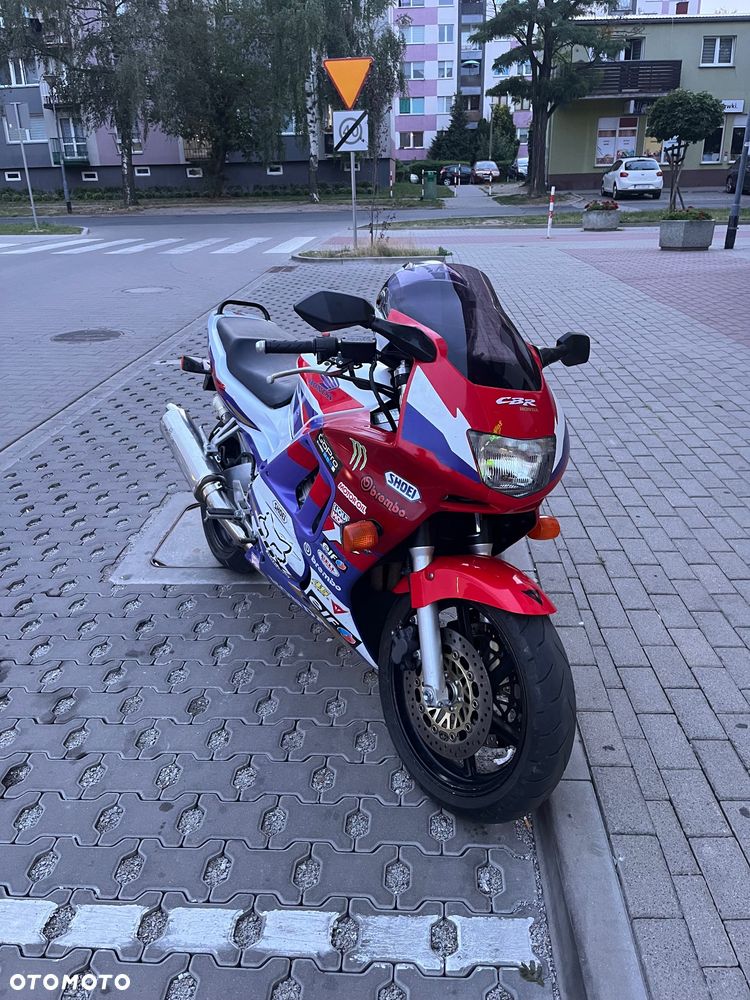 Honda CBR - 1