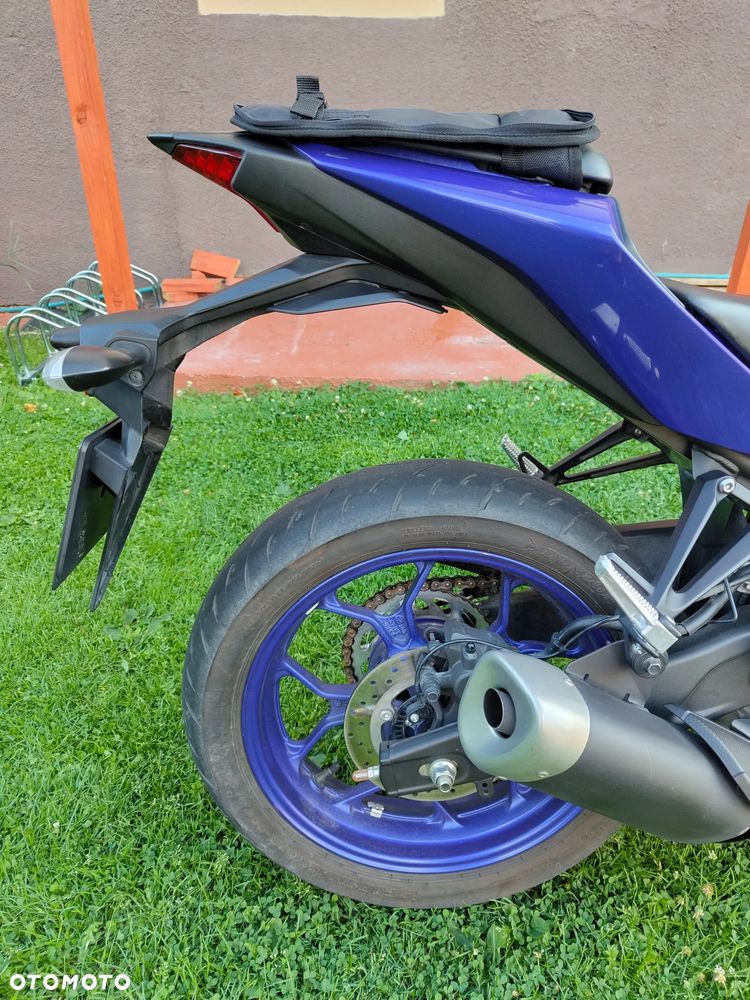 Yamaha YZF - 11
