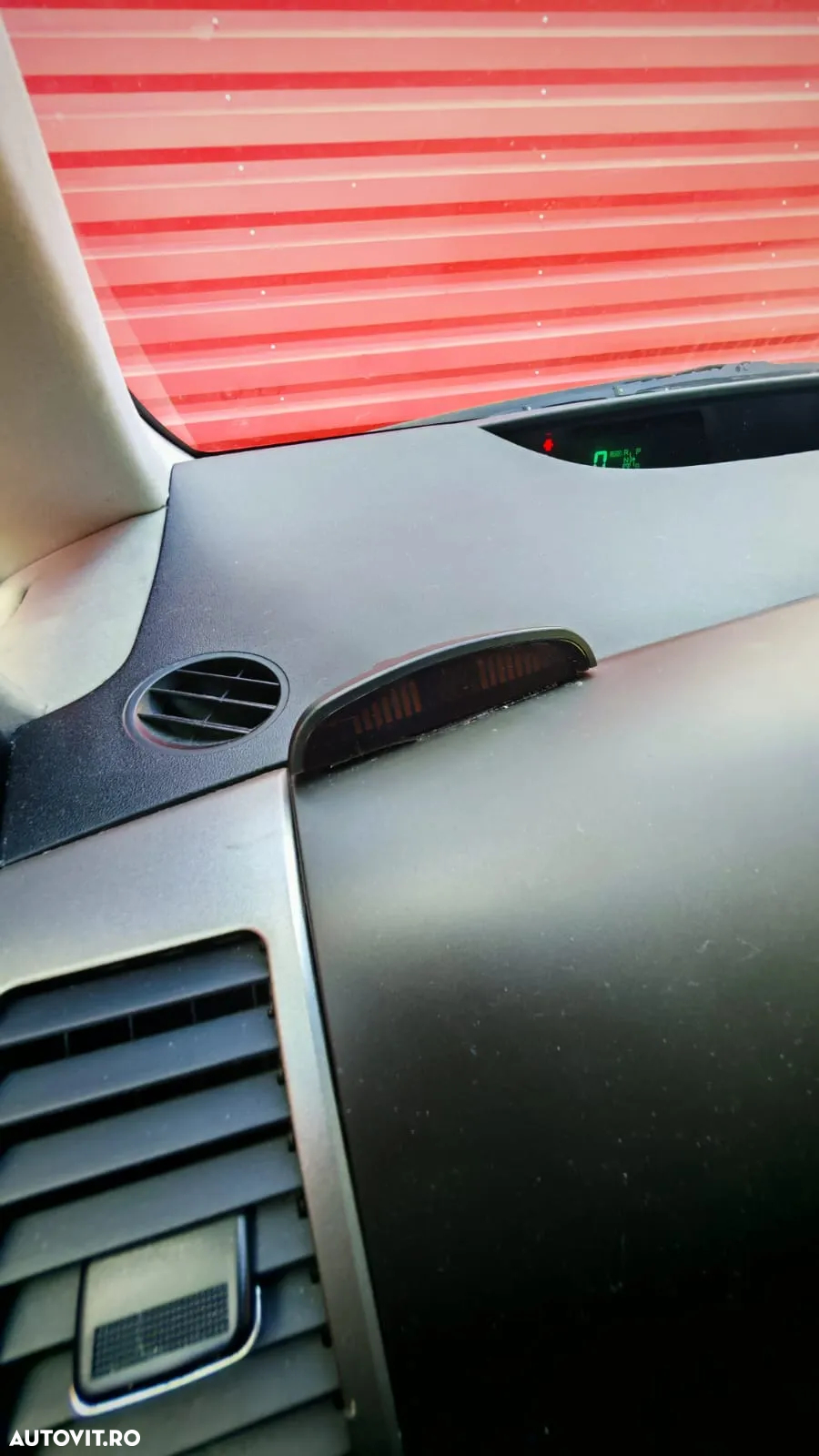 Toyota Prius (Hybrid) Executive - 32