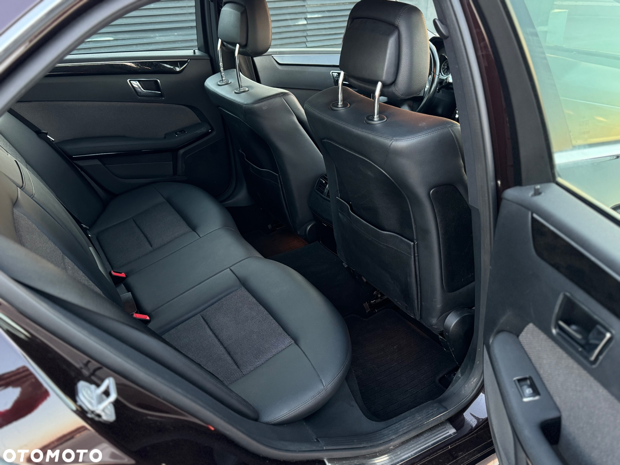 Mercedes-Benz Klasa E 350 CDI BlueEff Avantgarde - 13