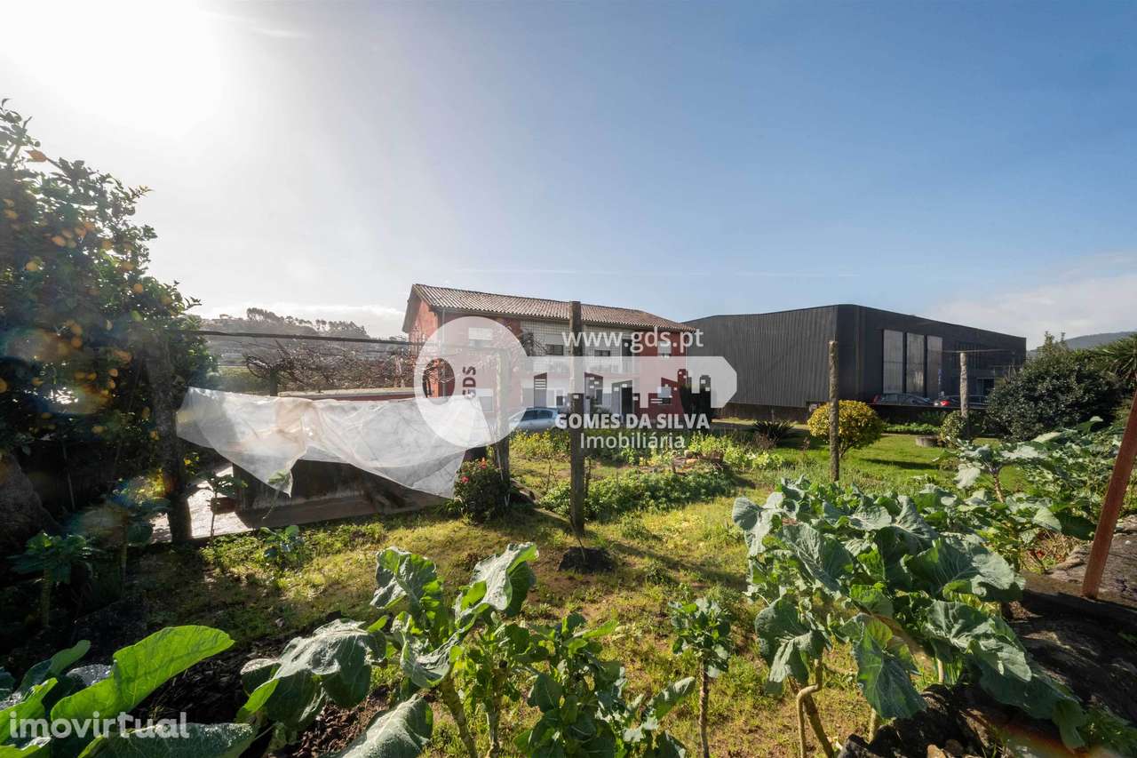 Prédio / Moradia com quatro habitações em Sequeira, Braga - Grande imagem: 4/15