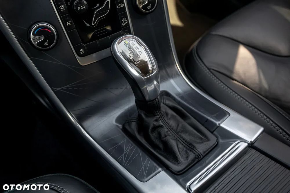 Volvo XC 60 2.4D AWD - 25