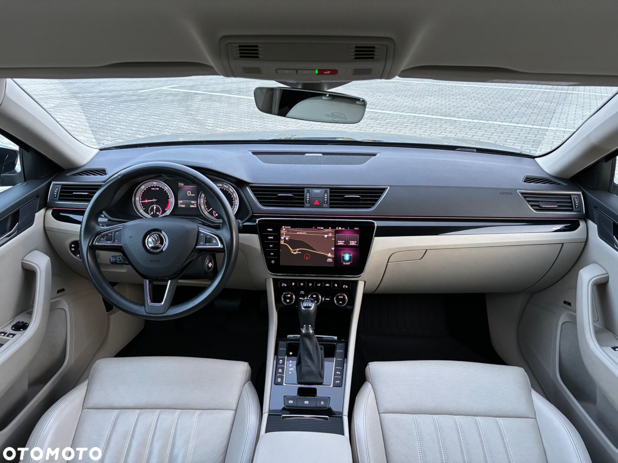 Skoda Superb 2.0 TDI SCR 4x4 L&K DSG - 32