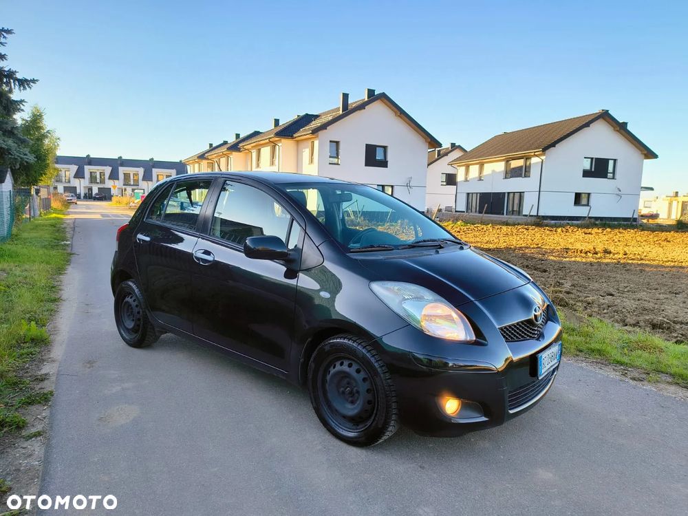 Toyota Yaris ver-1-4-d--4d - 3