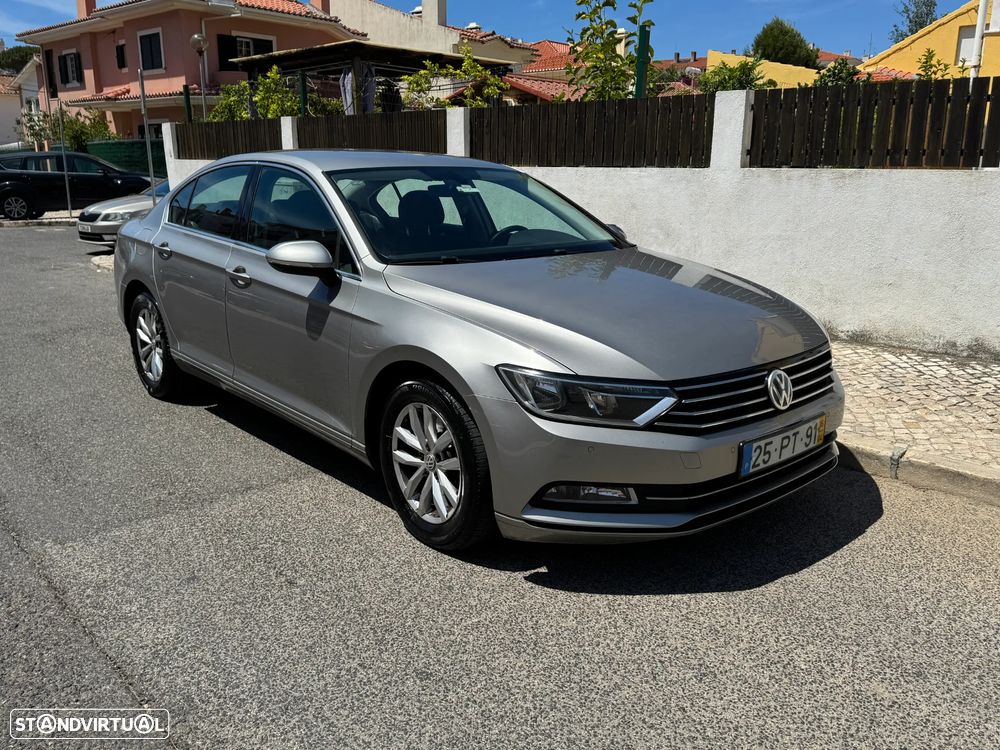 VW Passat 2.0 TDI Confortline - 9