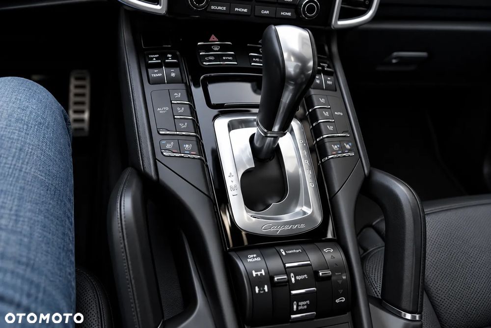 Porsche Cayenne - 12