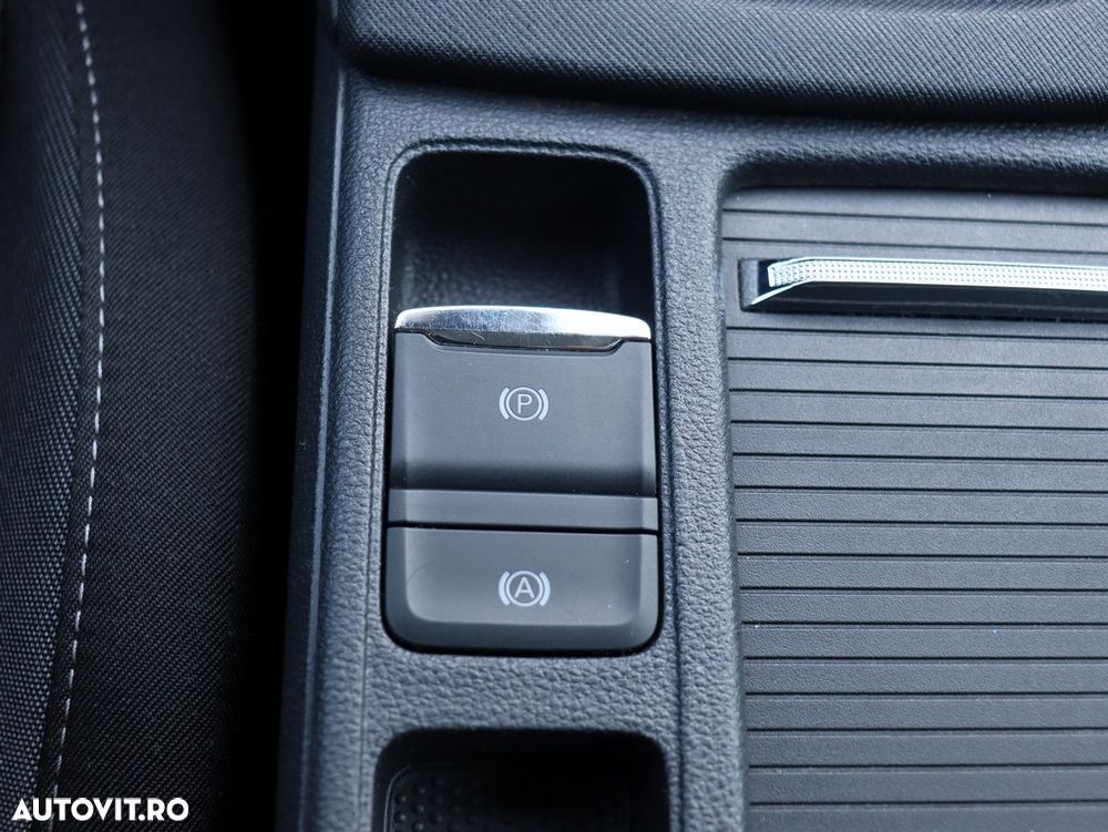 Skoda Octavia 2.0 TDI DSG Ambition - 23