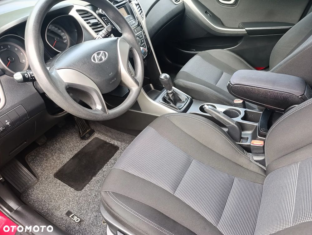 Hyundai i30 1.4 Classic + - 10