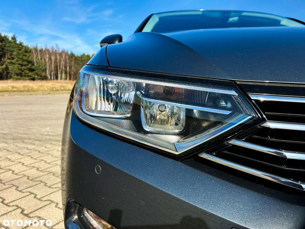 Volkswagen Passat - 36