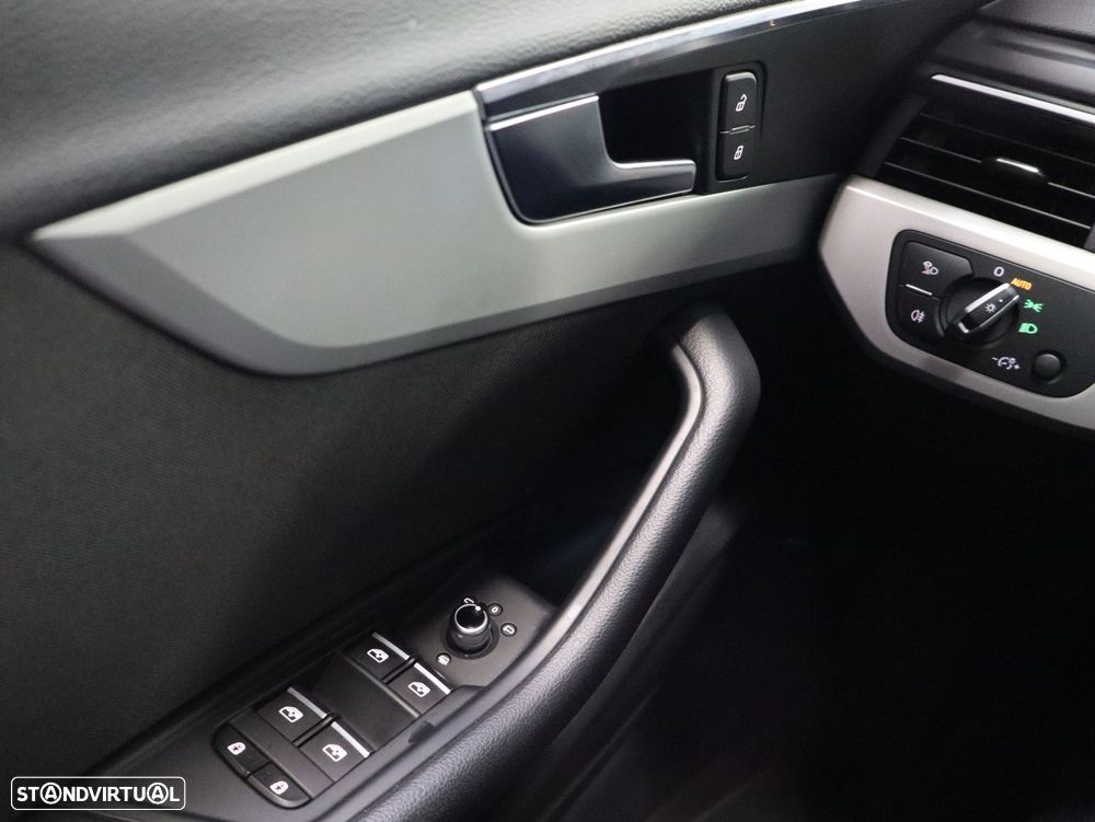 Audi A4 Avant 30 TDI S tronic - 18