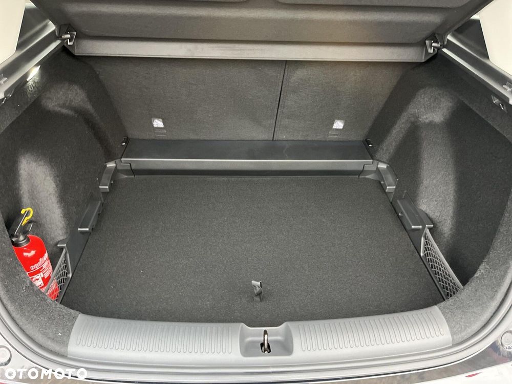MG ZS Hybrid+ - 22